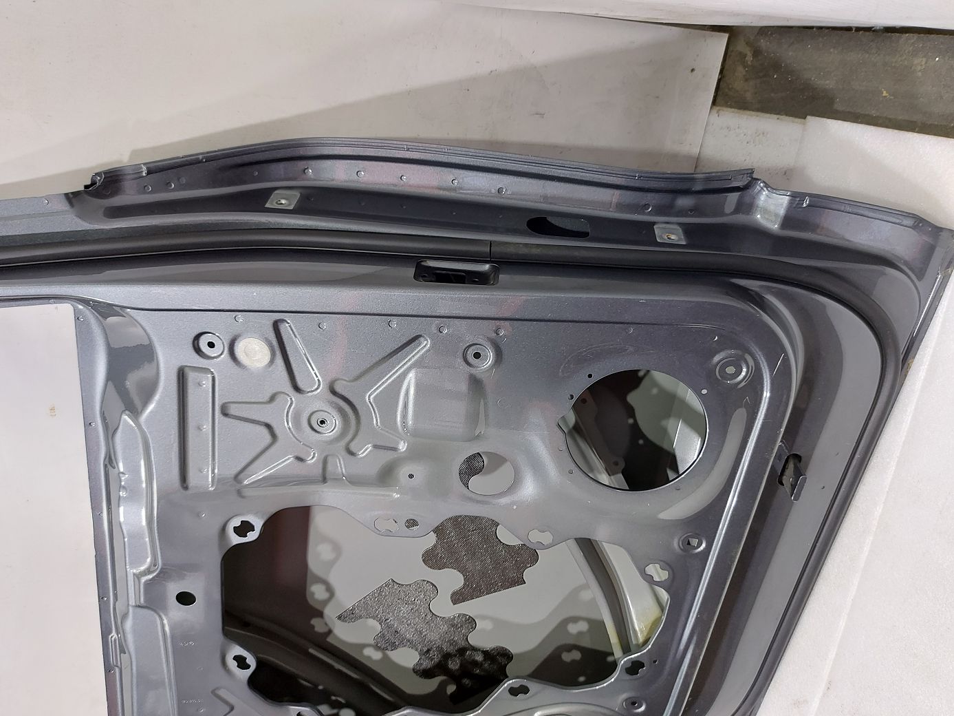 Двери Дверь задняя левая (темно-серая) Volkswagen 12D833055 Volkswagen ID.6 12 Двери Дверь задняя левая (темно-серая) Volkswagen 12D833055 Volkswagen ID.6 12