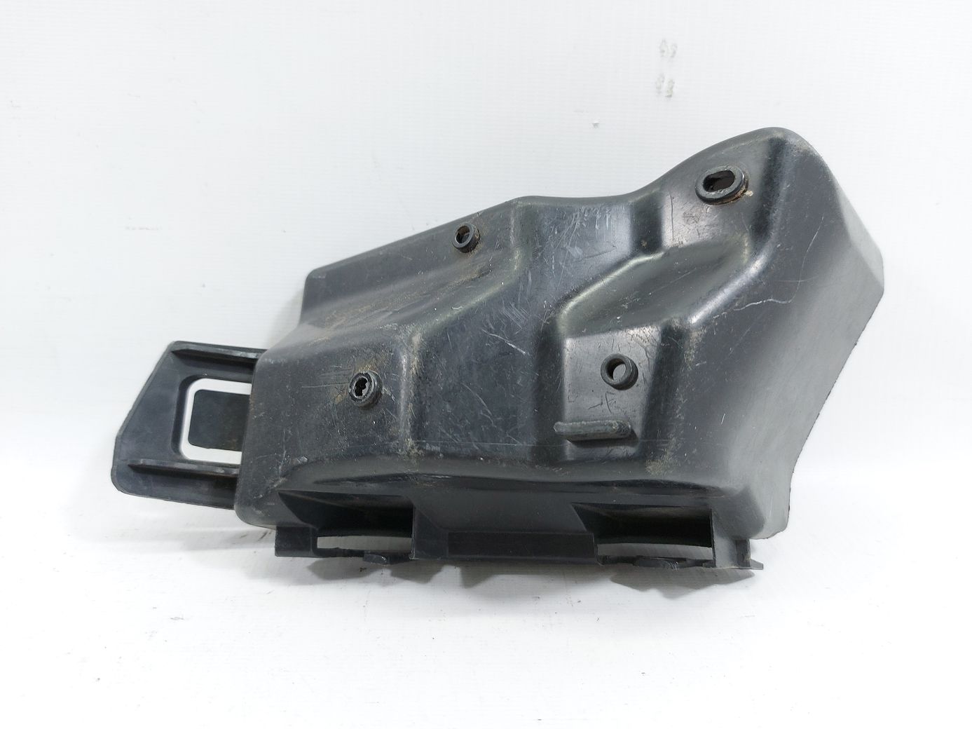Focus sedan Кріплення заднього бампера ліве Ford Focus sedan 2011-2015 BM51F17AAG Ford Focus sedan 3