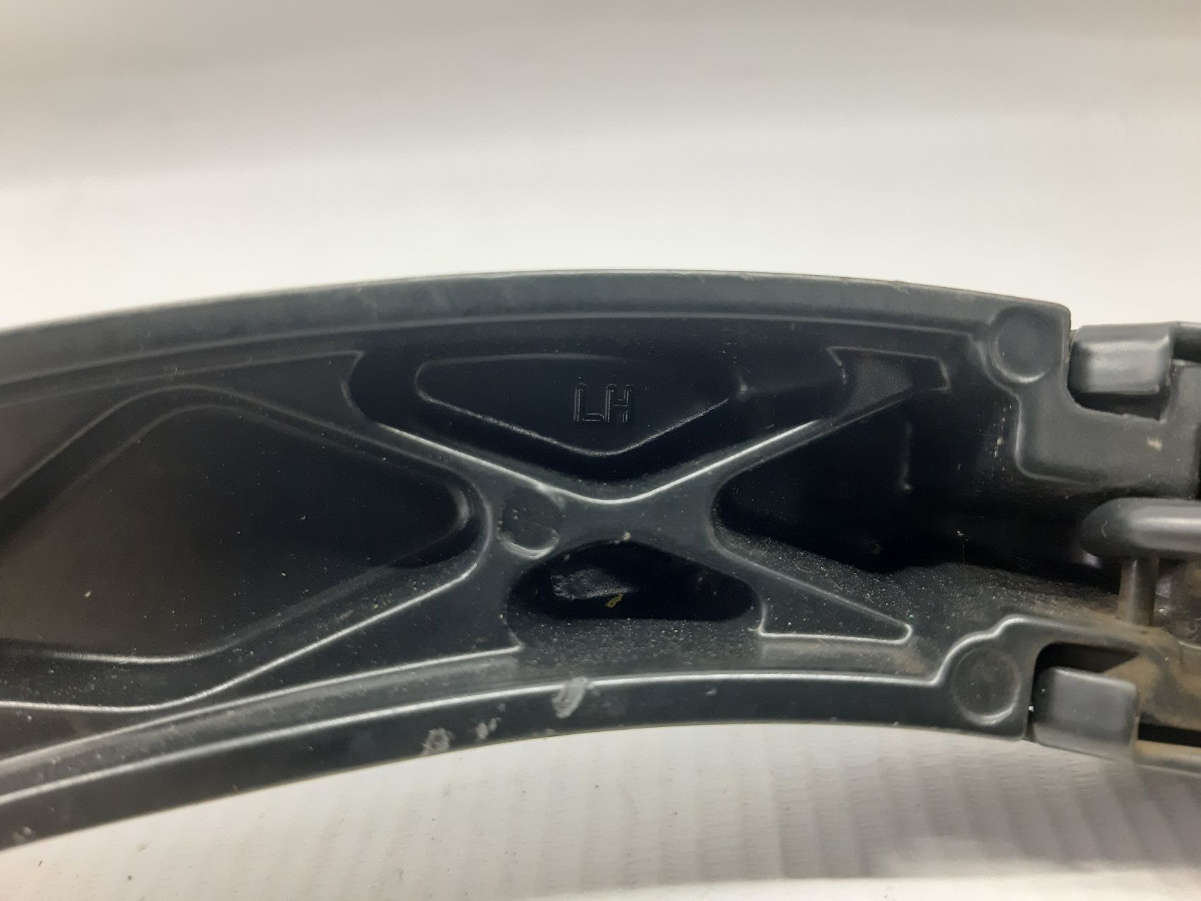 Malibu Рычаг стеклоочистителя левый Chevrolet Malibu 2016-2021 23353585 Chevrolet Malibu 3