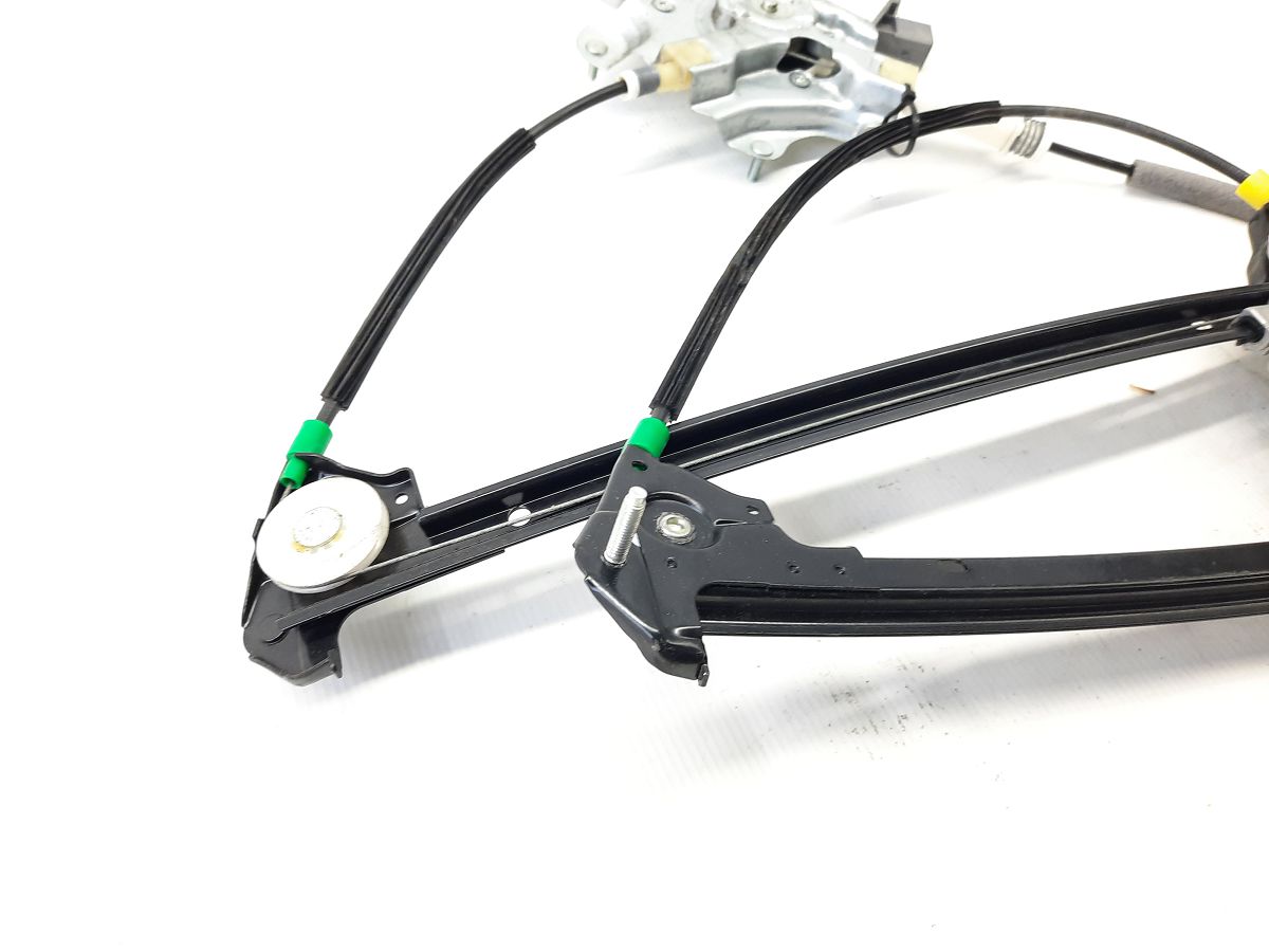 Mustang Стеклоподъёмник двери передней правой Ford Mustang 2010-2014 AR3Z6323208A Ford Mustang 3