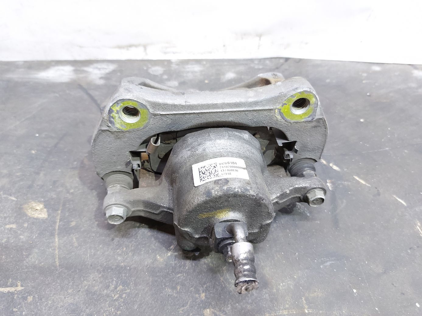 Malibu Супорт гальмівний передній правий Chevrolet Malibu 2016-2021 13507536 Chevrolet Malibu 2