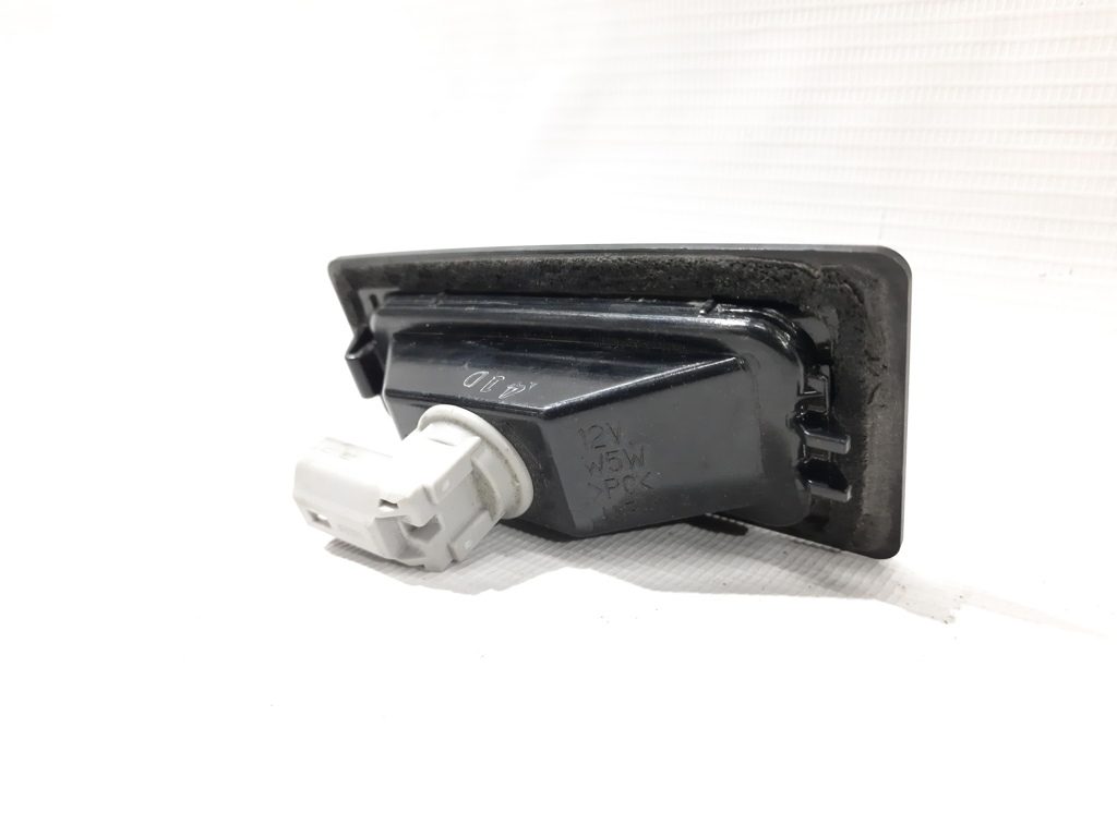 3 Ліхтар підсвічування номера правий Mazda 3 2014-2019 B45A51270B Mazda 3 3 3 Ліхтар підсвічування номера правий Mazda 3 2014-2019 B45A51270B Mazda 3 3