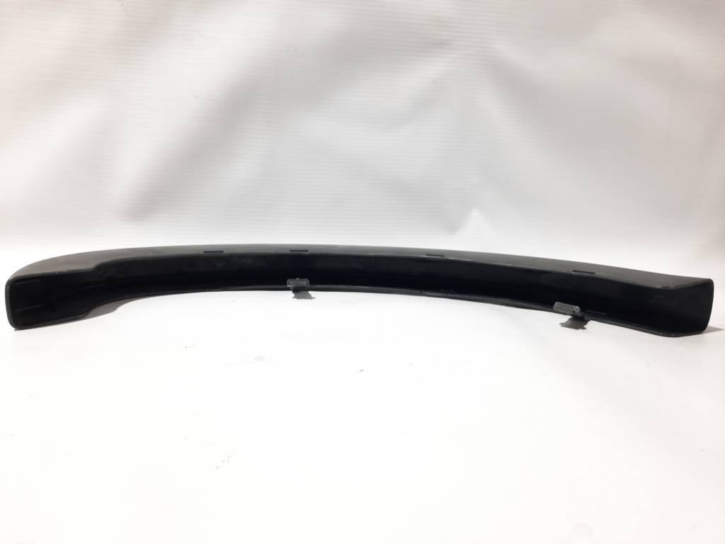 Passat s Накладка на петлю багажника левая (декор) Volkswagen Passat S 2012 561971821A82V Volkswagen Passat S 3