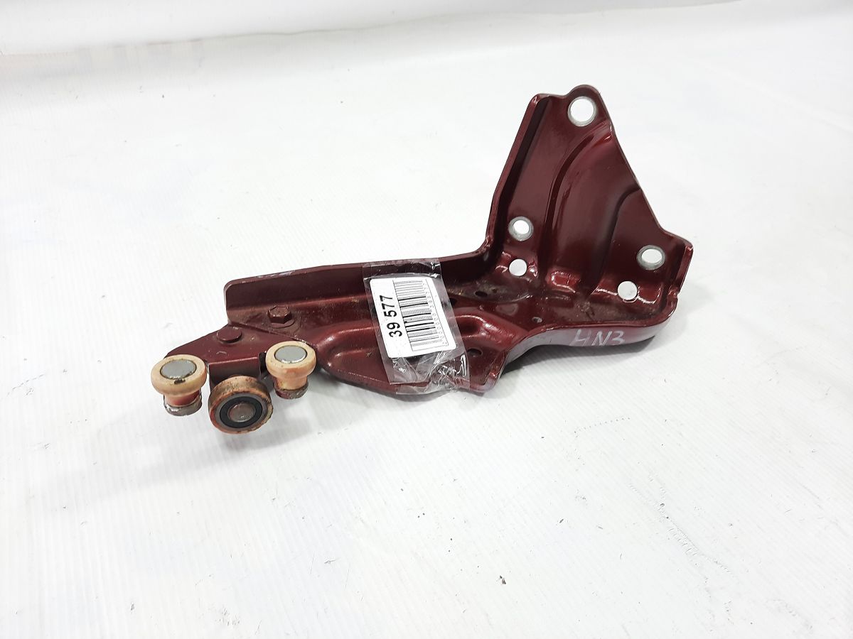 Sienna Напрямна двері задньої правої передня нижня Toyota Sienna 2011-2020 6835008031 Toyota Sienna 4