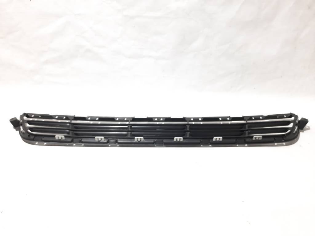 Решетка в бампер Ford Fusion `13-16 Ford Fusion 8 Решетка в бампер Ford Fusion `13-16 Ford Fusion 8