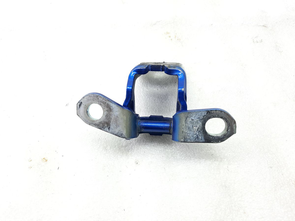 Versa Петля дверей передньої лівої верх/низ Nissan Versa 2012-2019 824201KA0A Nissan Versa 15