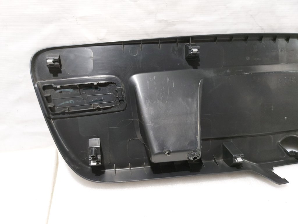 Jetta Обшивка кришки багажника Volkswagen Jetta 2011-2018 5C68676059B9 Volkswagen Jetta 3