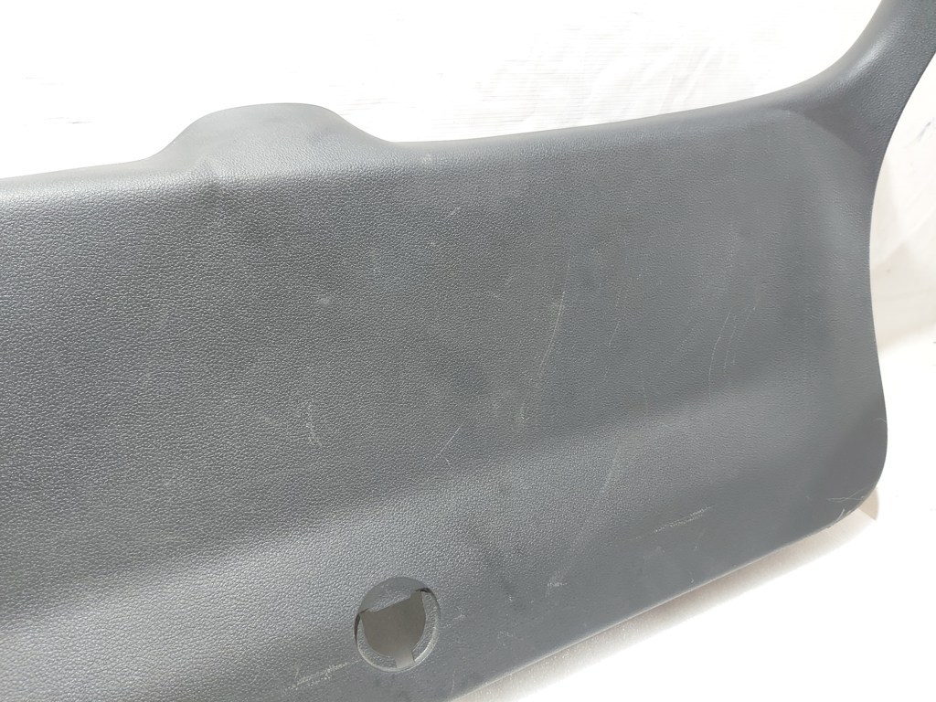 Jetta wagon Обшивка кришки багажника нижня Volkswagen Jetta wagon 2009-2014 1K9867605B82V Volkswagen Jetta 4