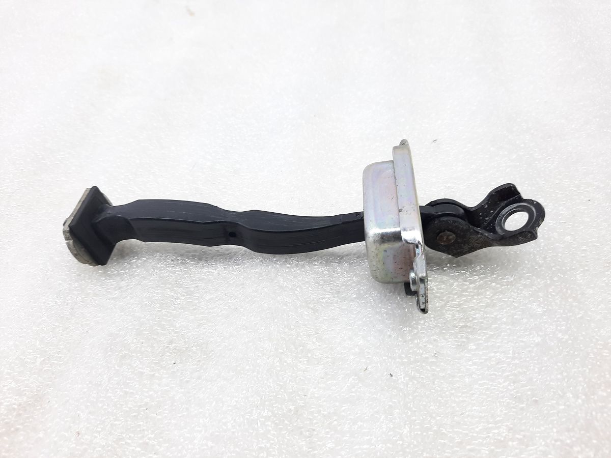 Altima. Ограничитель двери передней правой/левой Nissan Altima 2013-2015 804303TA0A Nissan Altima