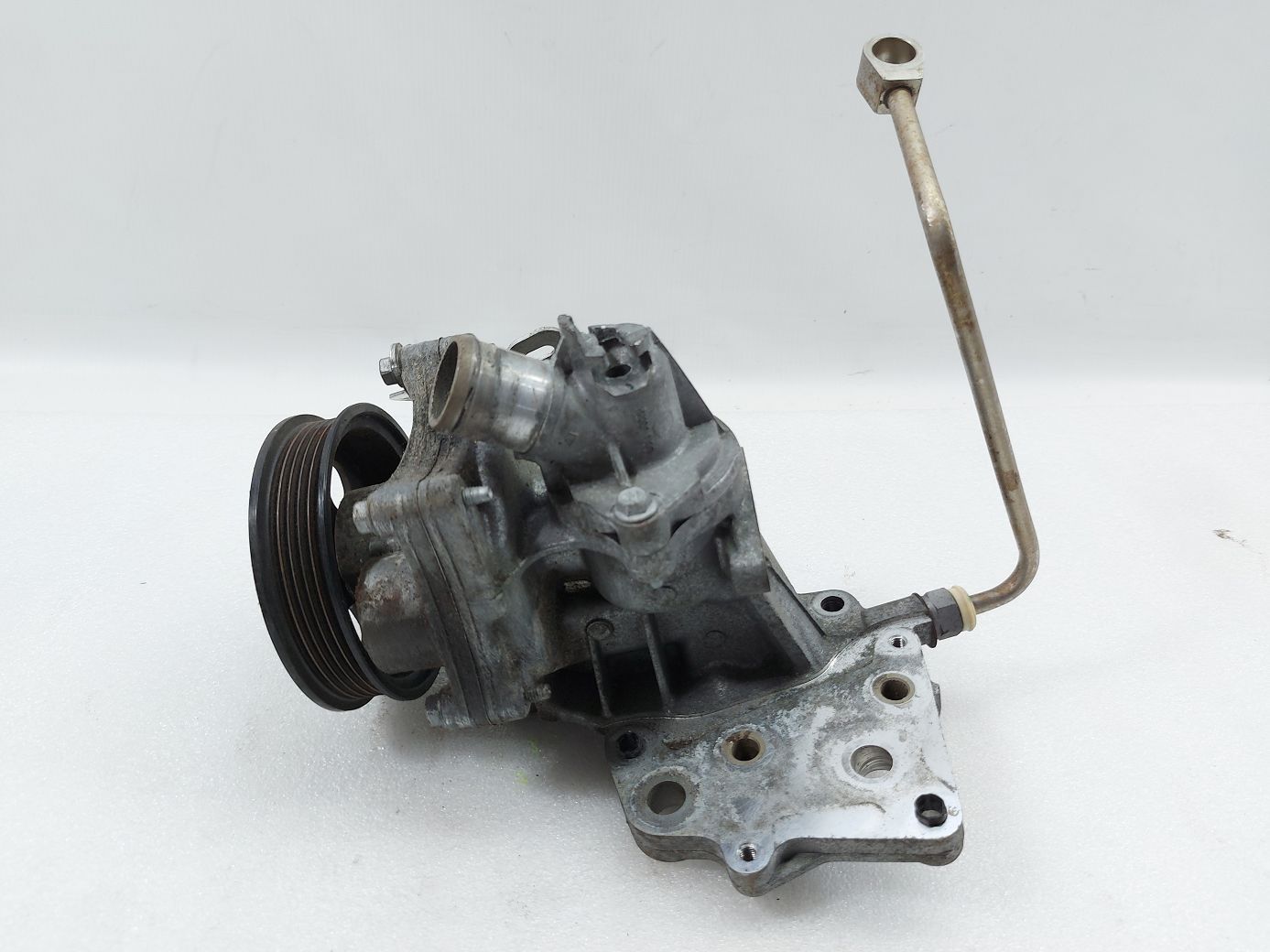 Malibu. Насос системи охолодження (насос) Chevrolet Malibu 2016-2021 12681171 Chevrolet Malibu