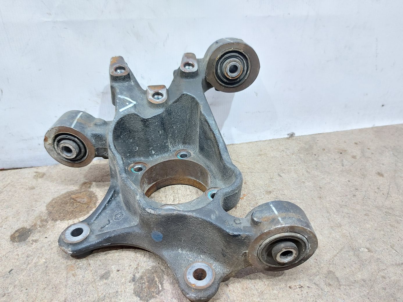 Journey Поворотний кулак задній лівий Dodge Journey 2009-2020 68083245AE Dodge Journey 3