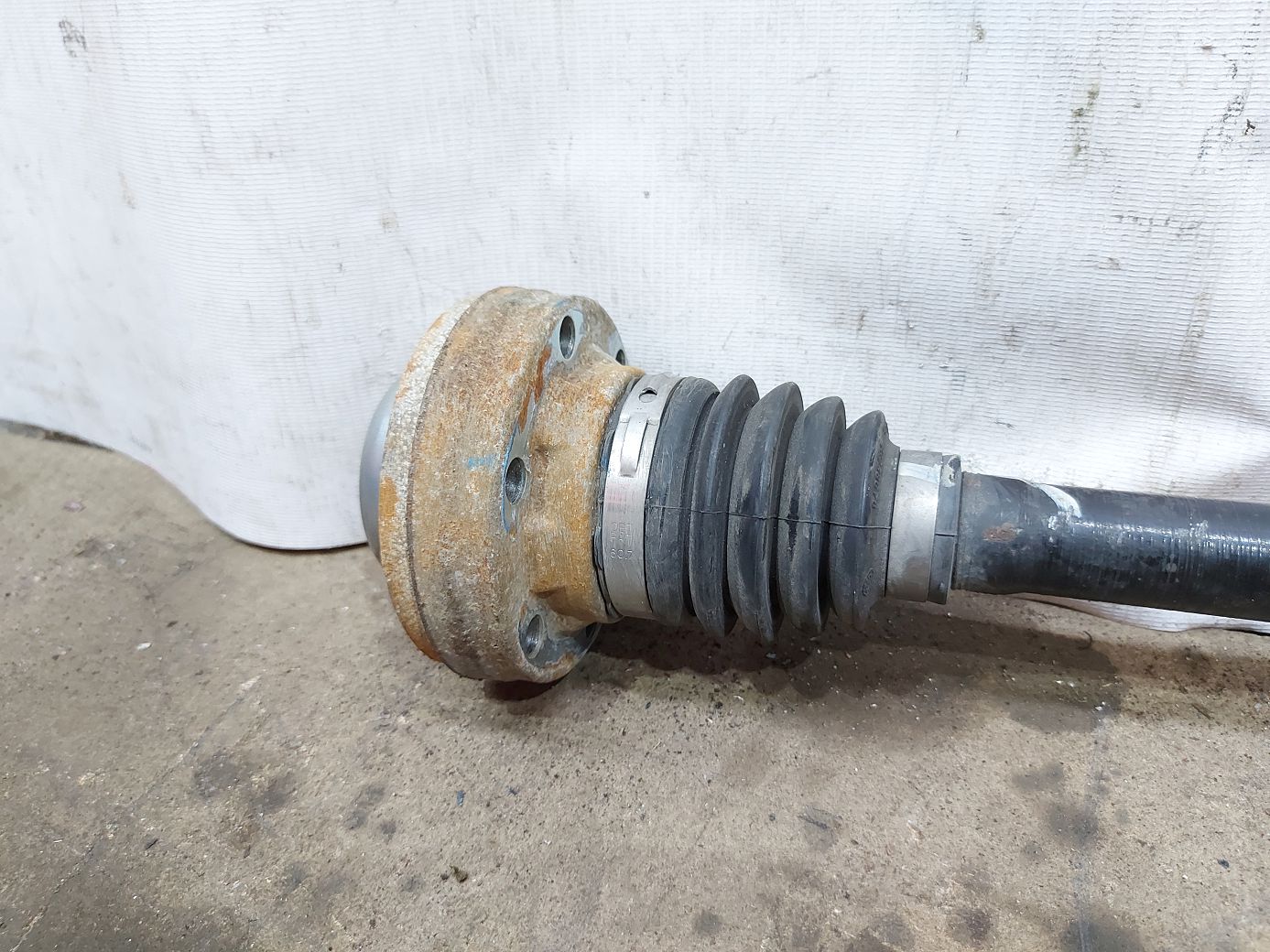 Ats Напіввісь задня ліва Cadillac ATS 2013-2019 84309443 Cadillac ATS 3