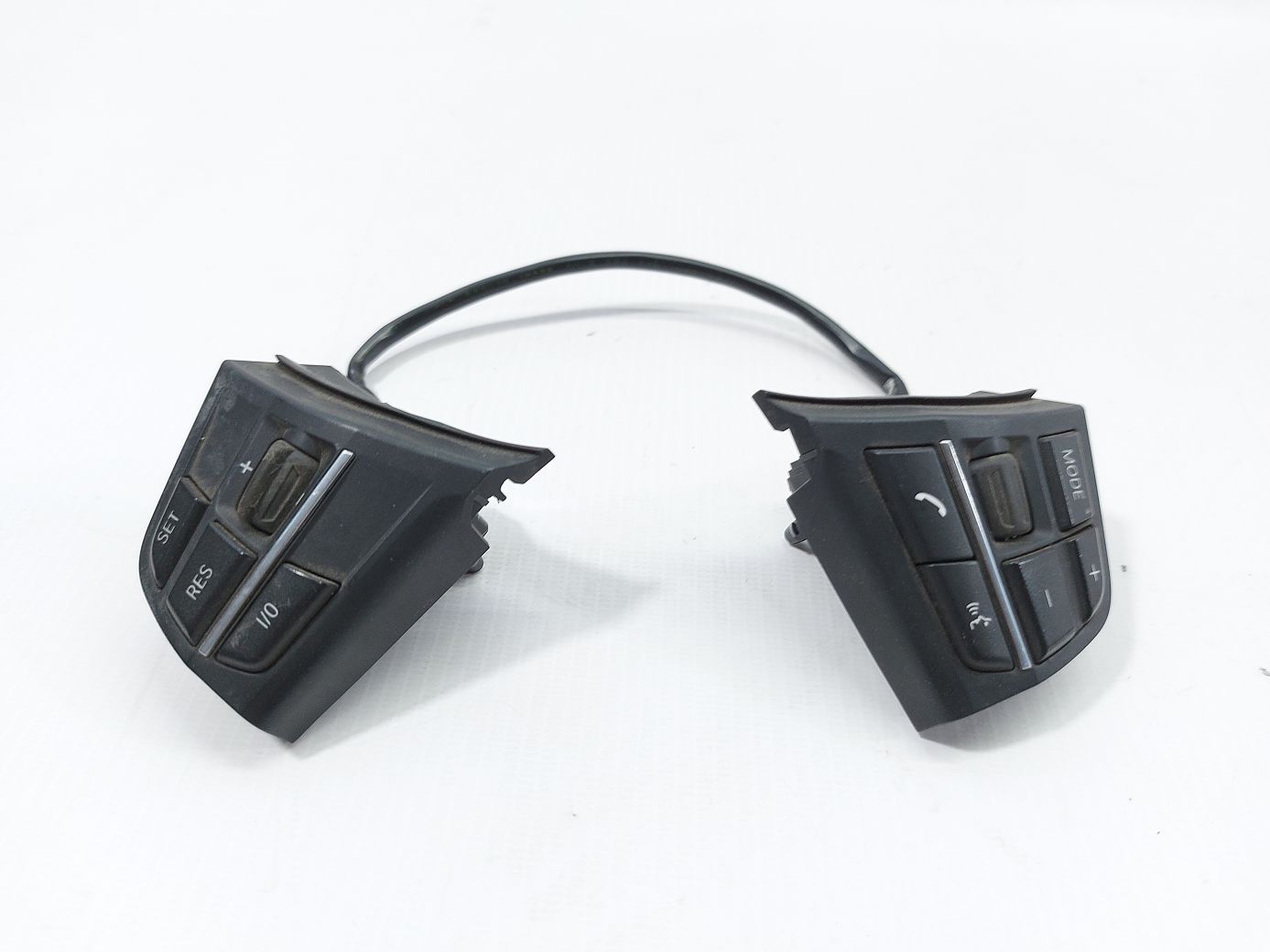 7 series. Кнопки кермового колеса (к-кт) BMW 7 2009-2013 61319262709 BMW 7