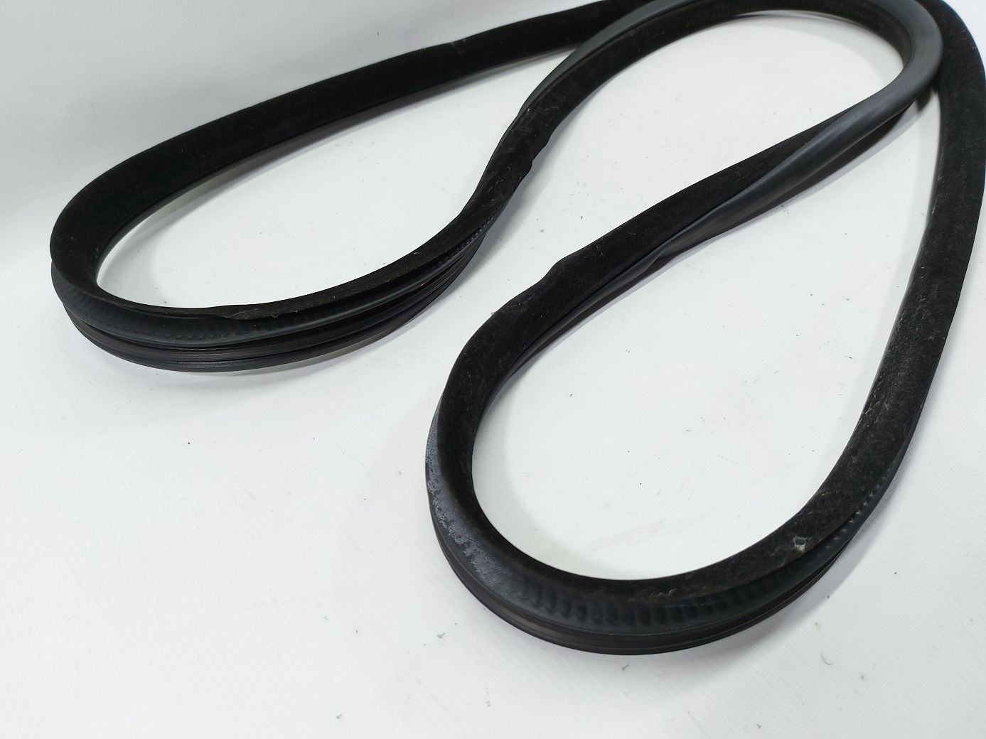 Xf Ущільнювальна гумка отвору дверей задньої лев/прав Jaguar XF 2009-2015 C2Z23512 Jaguar XF 3