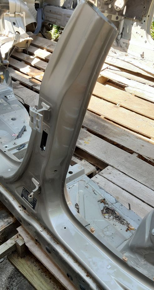328i xdrive Стійка центральна права (метал) BMW 328i xDrive 2006-2012 41217277332 BMW 328i xDrive 3