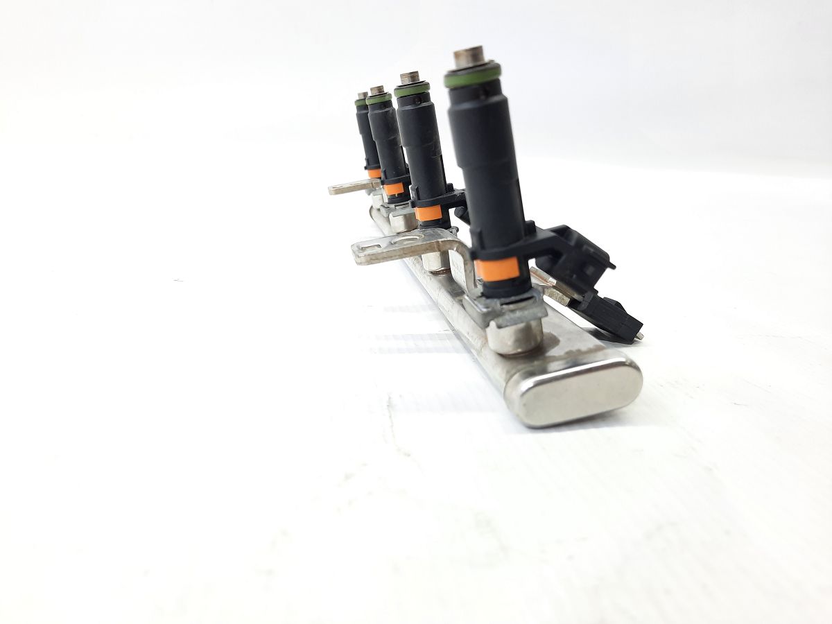 Dart Топливная рейка Dodge Dart 2013-2019 4593987AC Dodge Dart 10