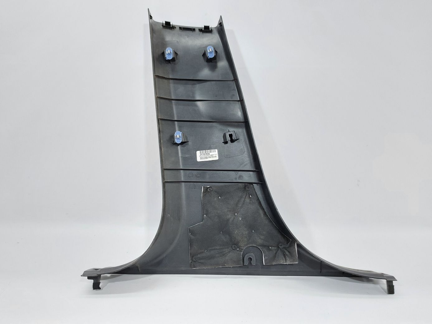 Volt Обшивка стійки центральної нижня права Chevrolet Volt 2011-2015 22781032 Chevrolet Volt 4