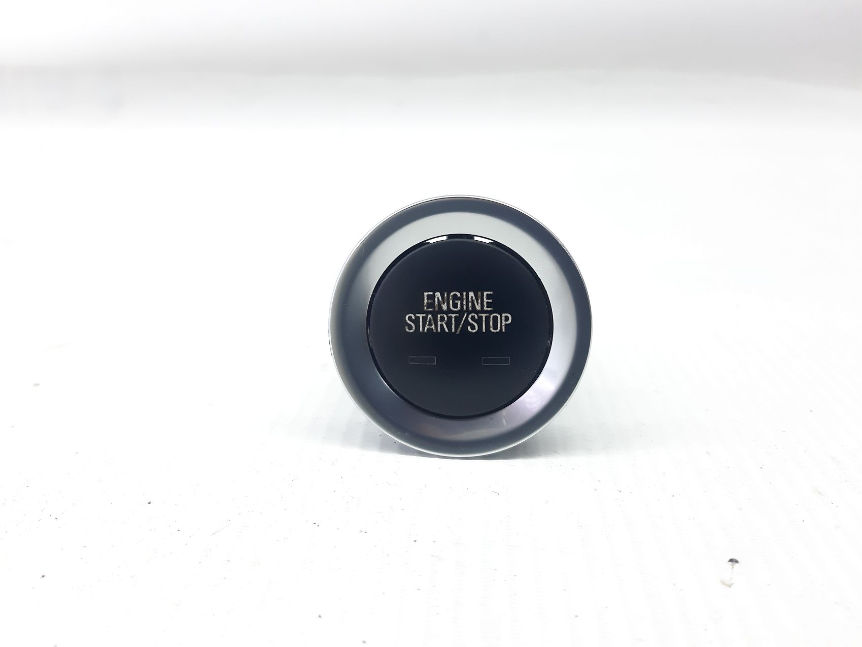 Malibu. Кнопка старт-стоп Chevrolet Malibu 2016-2020 84179562 Chevrolet Malibu