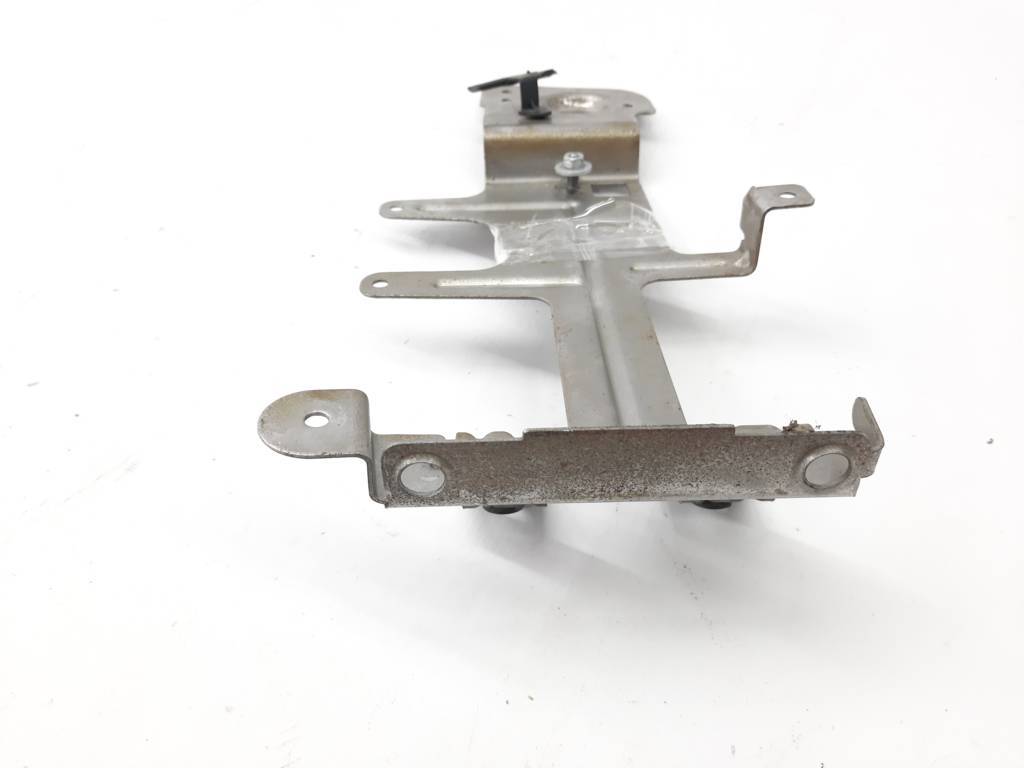 Fusion Кронштейн блока предохранителей Ford Fusion 2013 HG9Z14A301B Ford Fusion 4