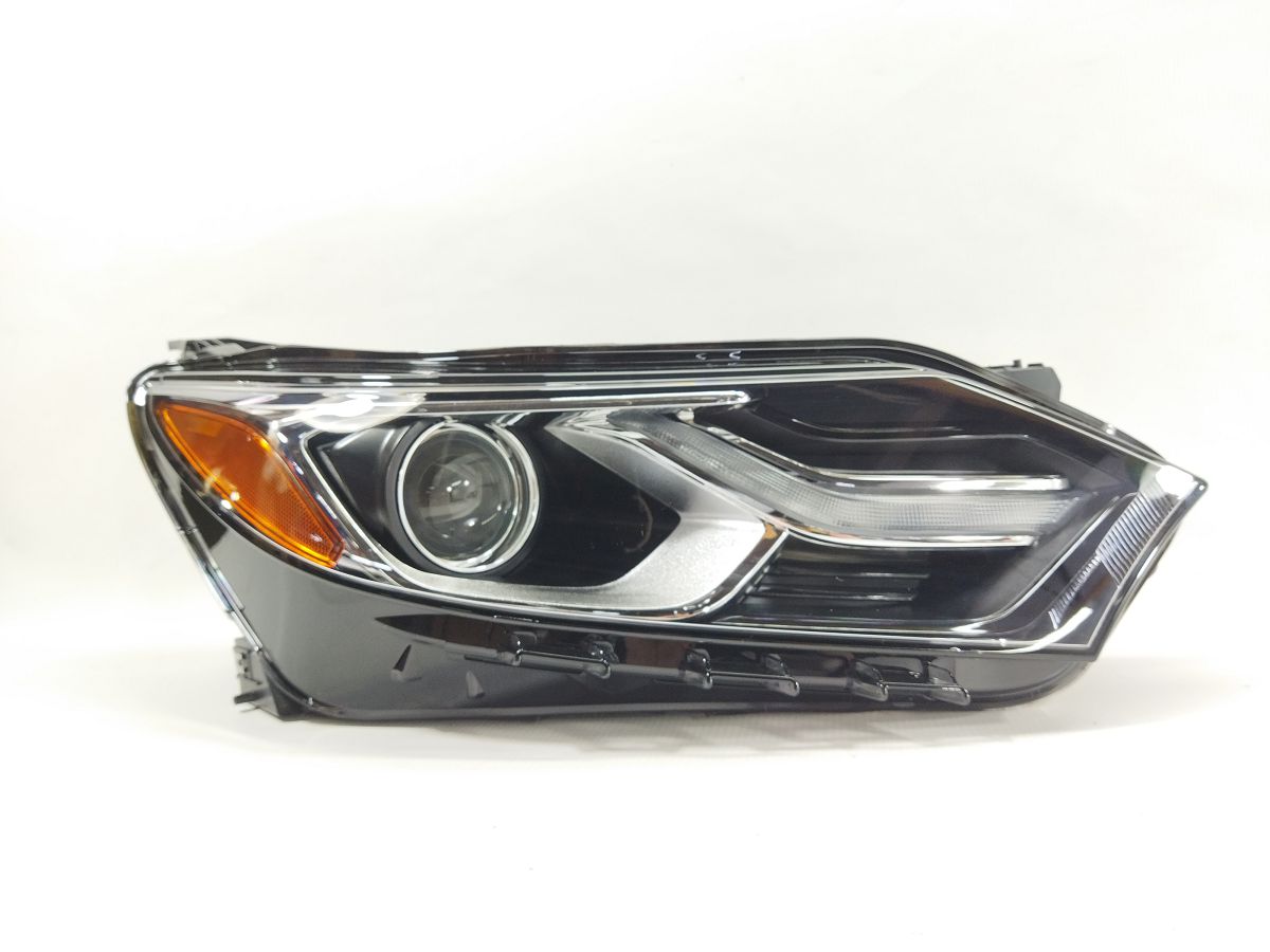 Фары головного света Фара передняя правая (HALOGEN) Chevrolet Equinox 2017-2020 84258448 Chevrolet Equinox 4