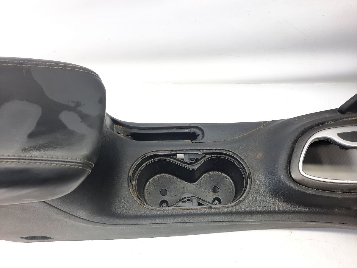 Dart Консоль центральна Dodge Dart 2014-2016 1YZ07DX9AC Dodge Dart 14