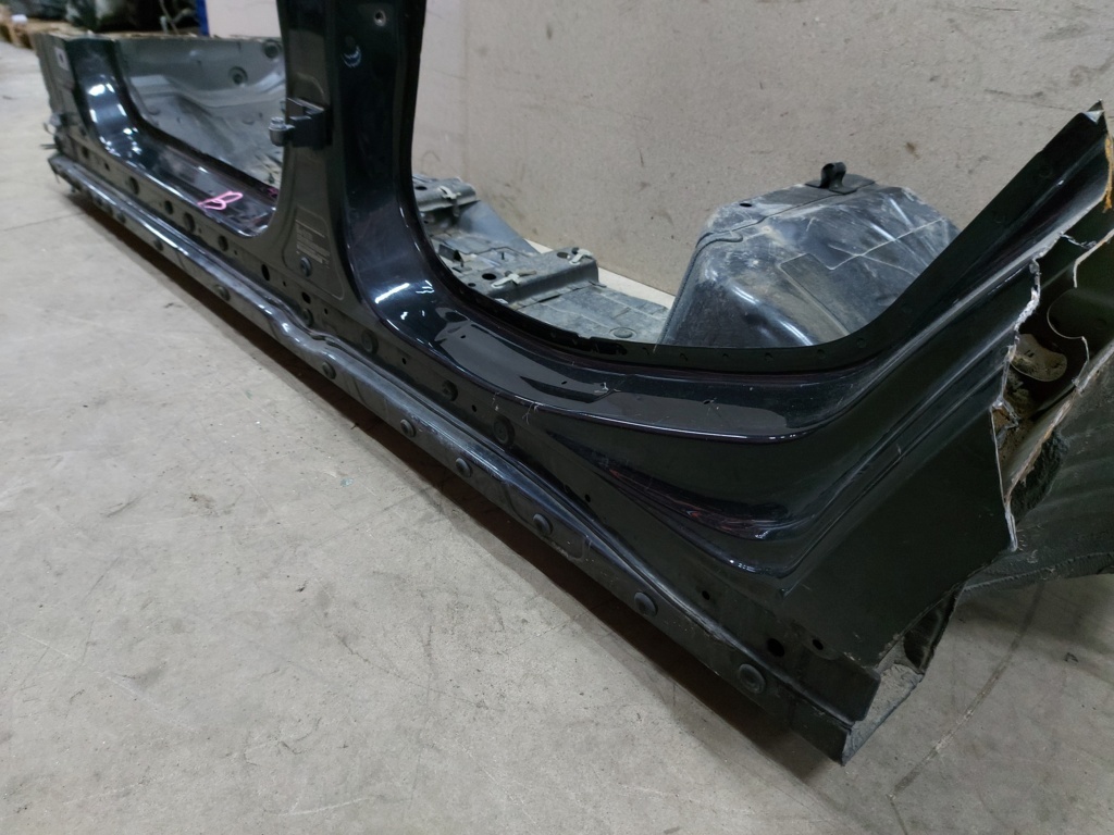 5 series Стійка центральна ліва (метал) BMW 5 series 2011-2016 41217240477 BMW 5 series 13