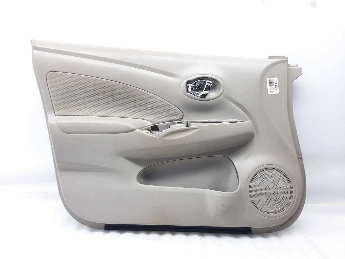 Versa. Карта двери передней левой (серая) ткань Nissan Versa 2013-2018 809019KK5B Nissan Versa