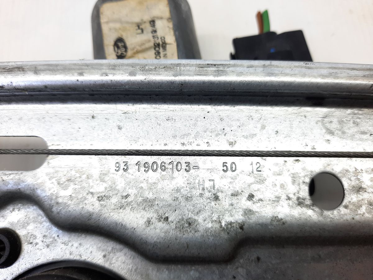 Focus Стеклоподъёмник двери задней левой Ford Focus 2012-2018 BM5Z5827001B Ford Focus 9