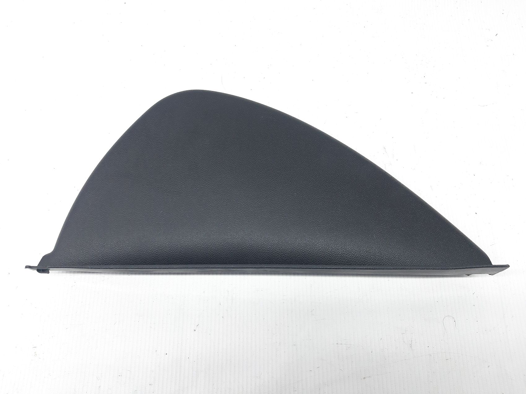 Malibu. Накладка торпеди збоку ліва Chevrolet Malibu 2016-2021 23188769 Chevrolet Malibu