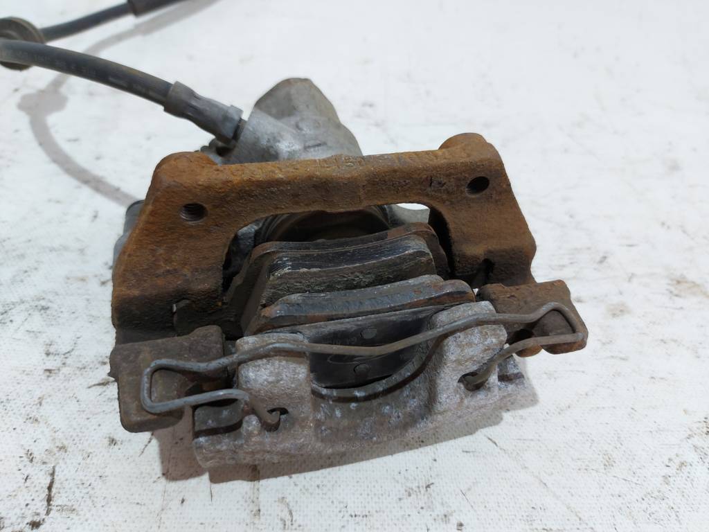 Escape Суппорт тормозной задний правый Ford Escape 2013-2016 8M5Z-2553-L Ford Escape 4