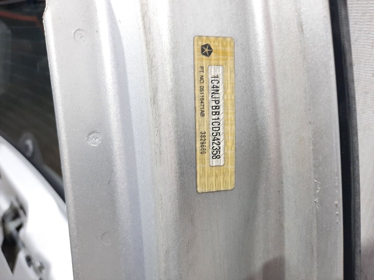 Patriot Кришка багажника задні двері (дефект) Jeep Patriot 2007-2017 68279277AA Jeep Patriot 9