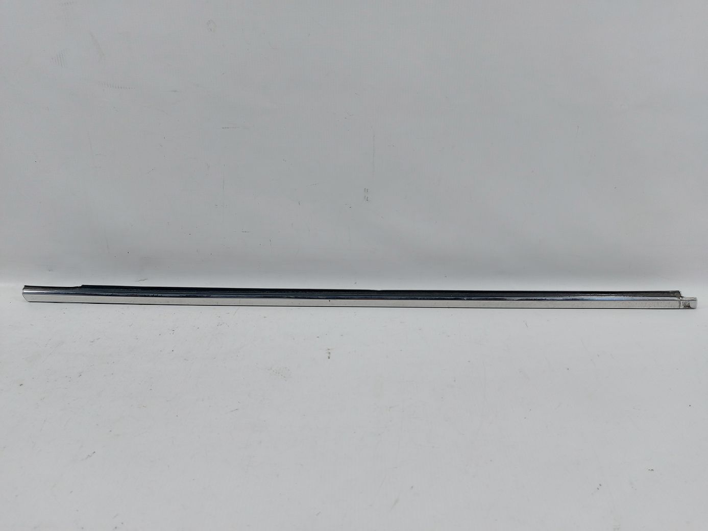 Altima. Ущільнювальна гумка скла двері передньої правої зовнішня (хром) Nissan Altima 2013-2018 808203TA0A Nissan Altima Altima. Ущільнювальна гумка скла двері передньої правої зовнішня (хром) Nissan Altima 2013-2018 808203TA0A Nissan Altima