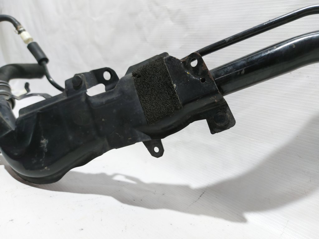 6 Заливная горловина Mazda 6 2013-2017 GJR942210H Mazda 6 9