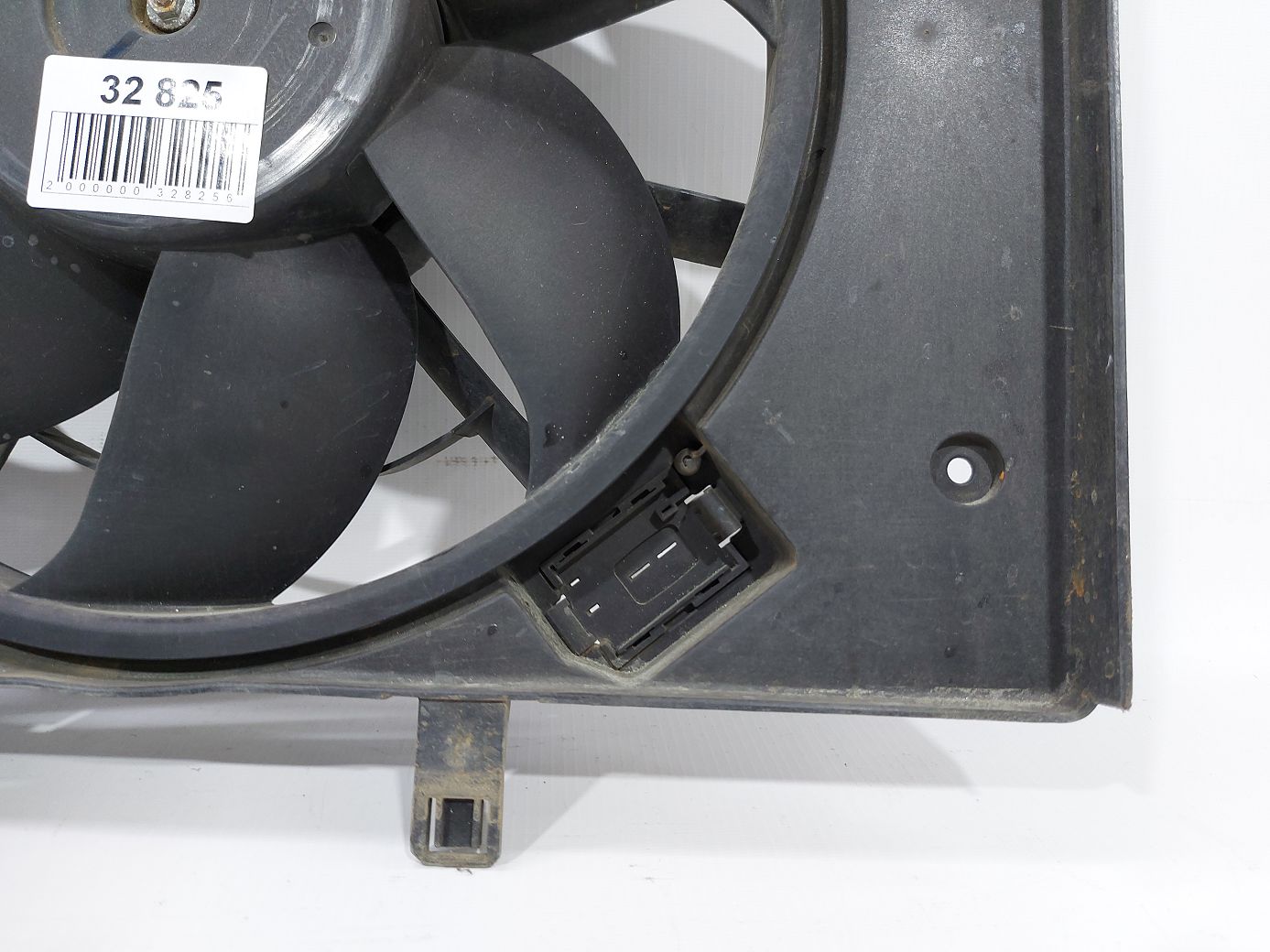 Fiesta sedan Вентилятор системы охлаждения Ford Fiesta sedan 2011-2019 BV5Z8C607Q Ford Fiesta sedan 5