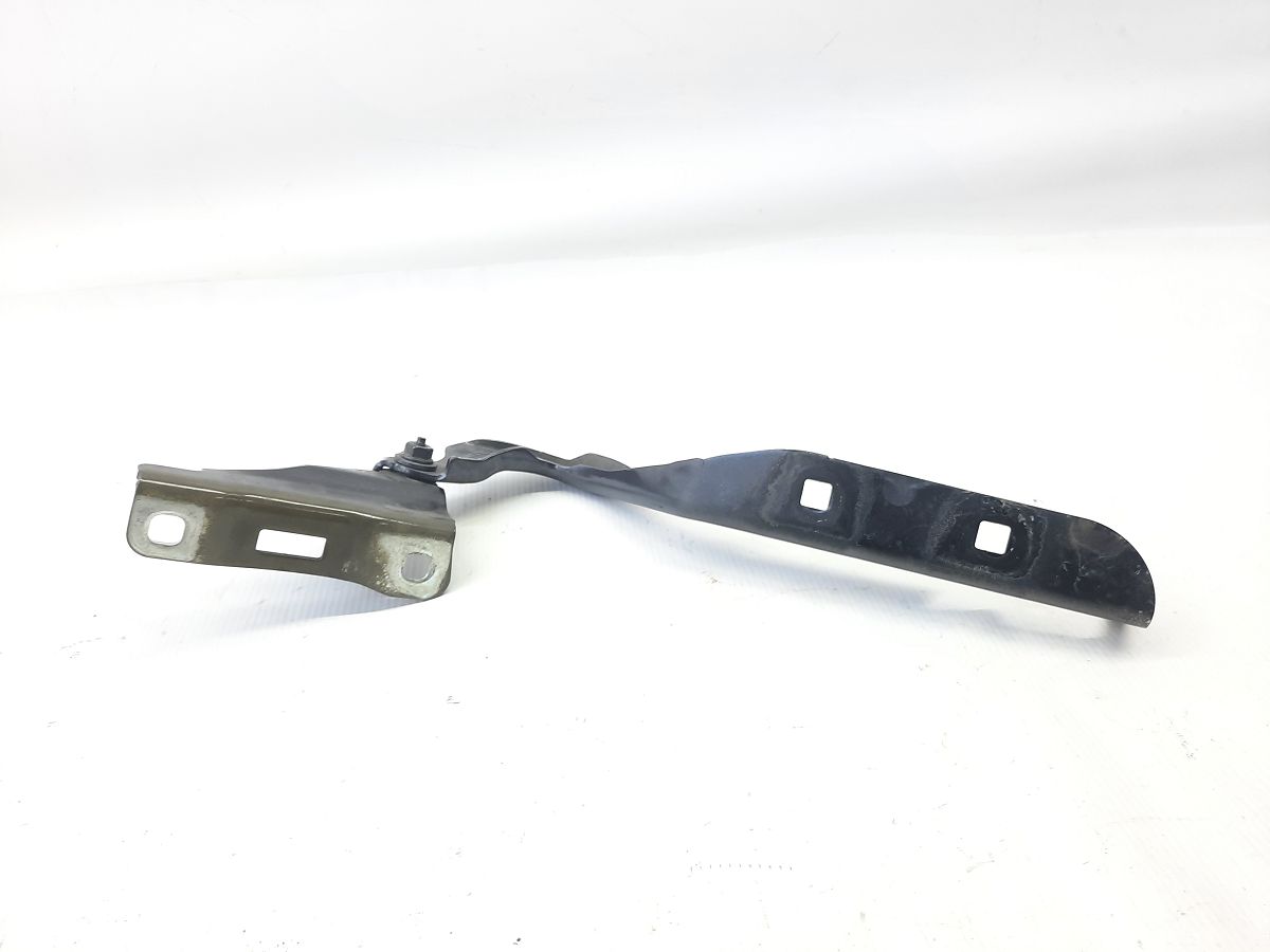 Dart Петля капота правая Dodge Dart 2013-2019 68082130AA Dodge Dart 6