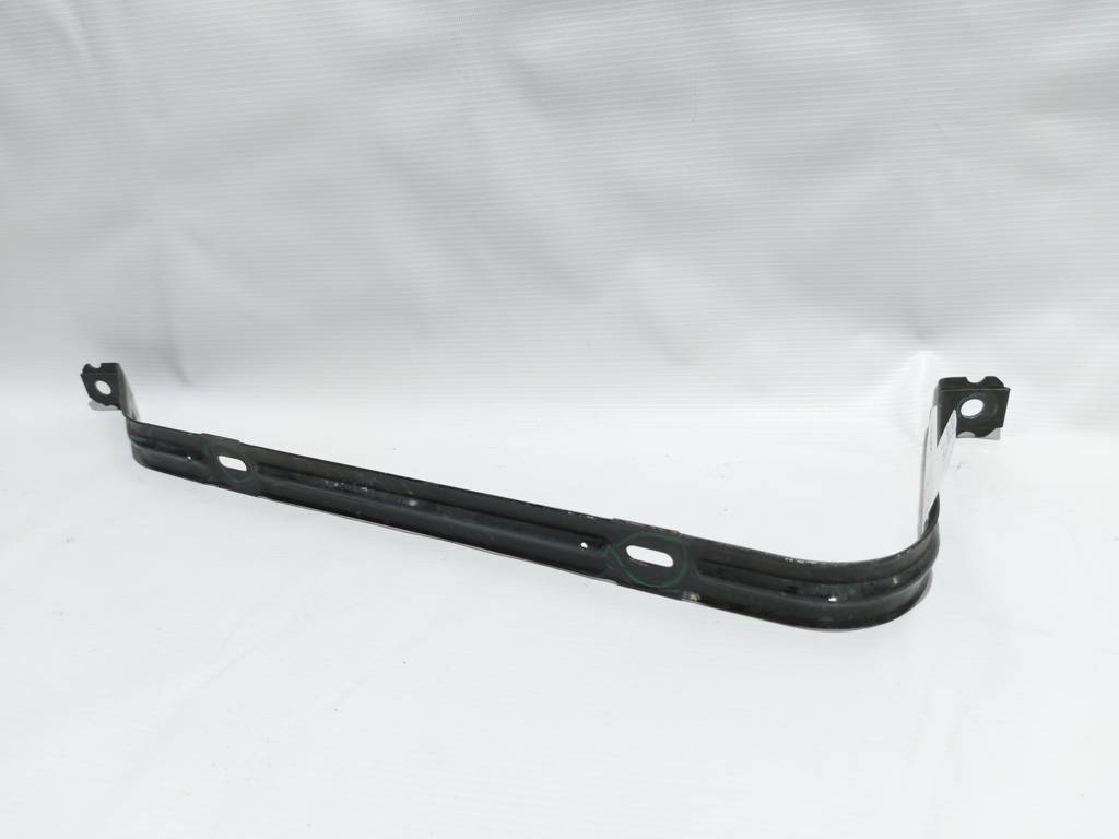 Passat. Хомут бензобака лівий Volkswagen Passat 2012-2020 561201653 Volkswagen Passat
