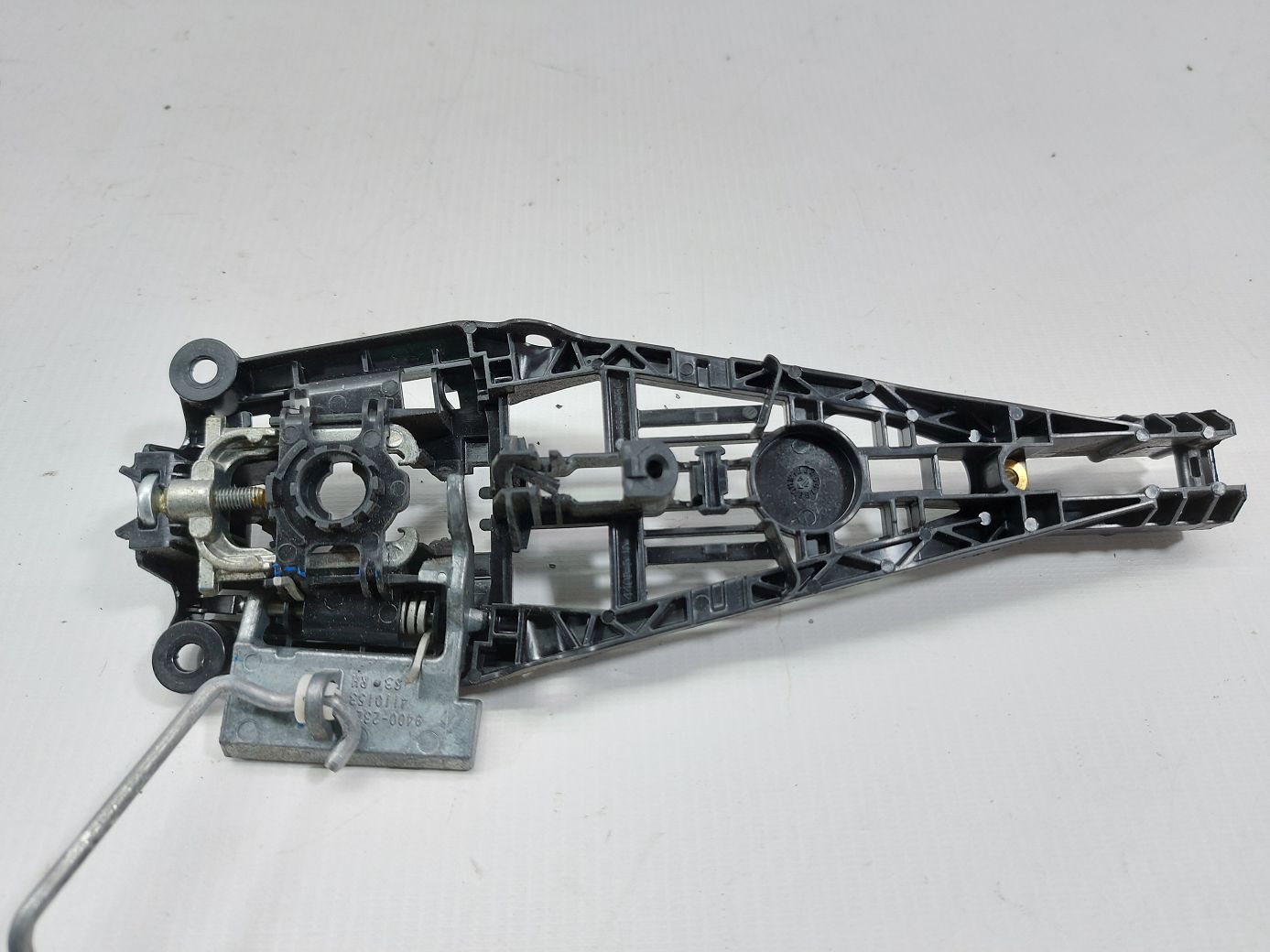 Malibu Кронштейн ручки наружной двери передней правой Chevrolet Malibu 2013-2015 13576837 Chevrolet Malibu 3