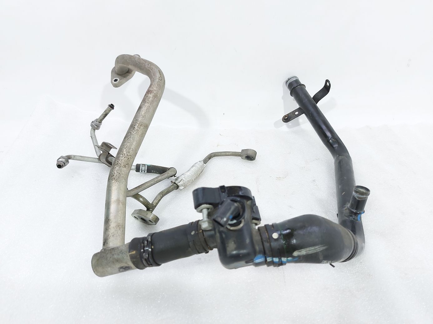 Ats Корпус термостата з трубкою Cadillac ATS 2014 25201447 Cadillac ATS 2 Ats Корпус термостата з трубкою Cadillac ATS 2014 25201447 Cadillac ATS 2