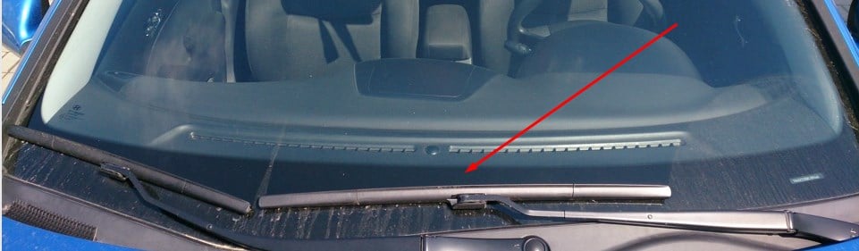 Щетки и скребки. Щетка стеклоочистителя NISSAN 288903WU0A