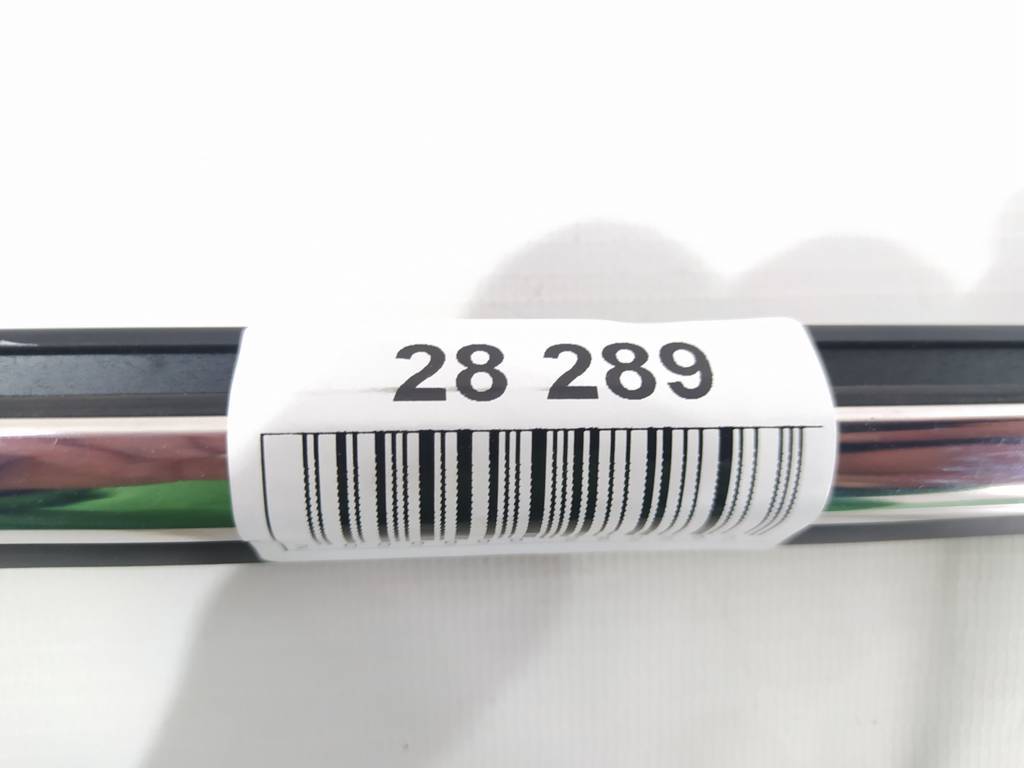 Молдинги дверей Молдинг дверей Toyota Camry 2015-2017 7571006180 Toyota Camry 3