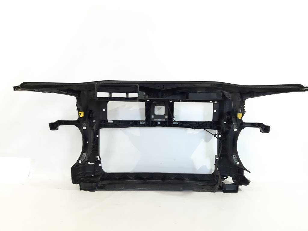 Товары с дефектами Панель передняя (телевизор) дефект Volkswagen Passat 2006-2010 3C0805588J Volkswagen Passat 7
