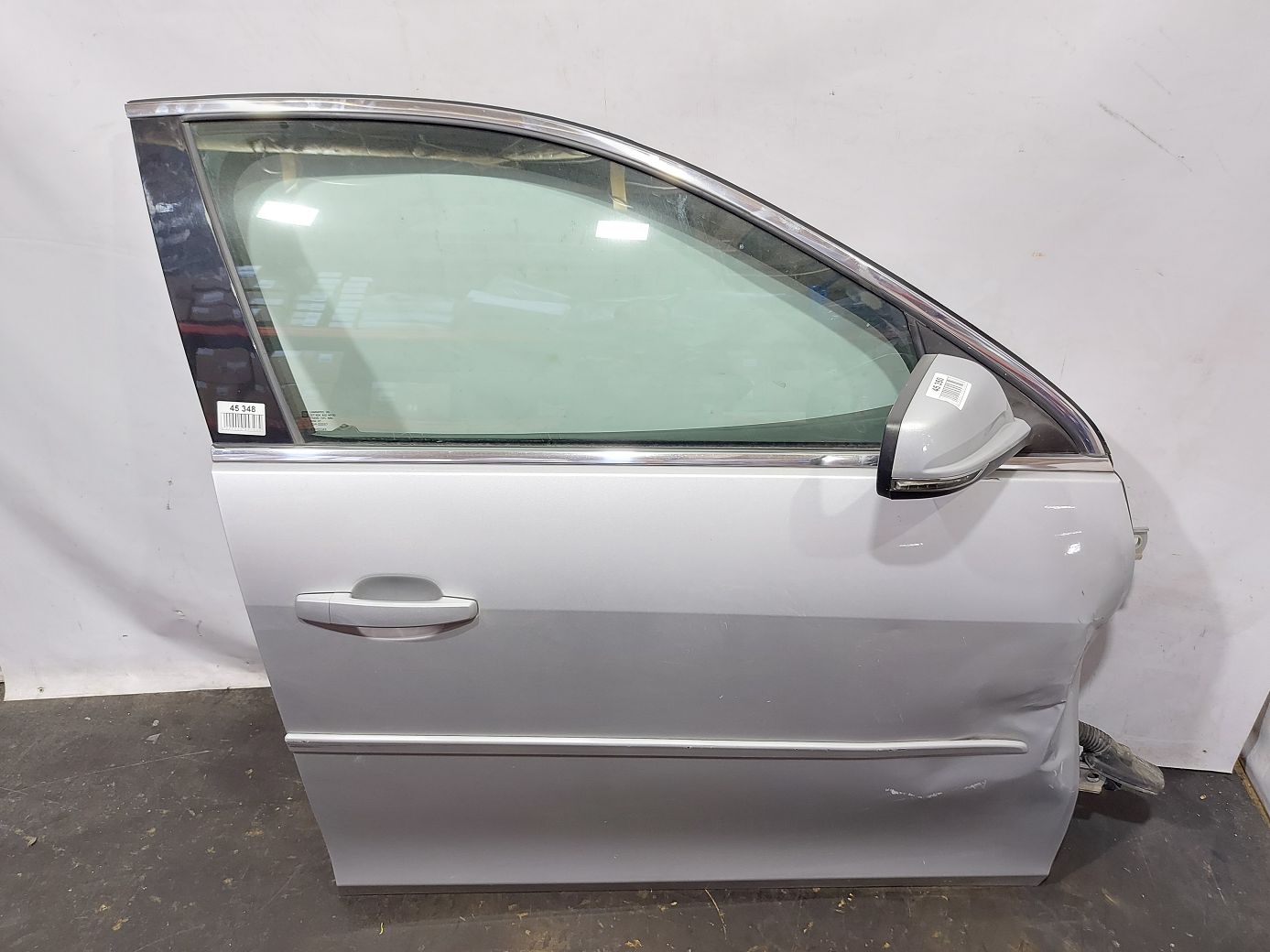 Malibu. Двері передні права (з вм'ятиною) Chevrolet Malibu 2013-2015 22953625 Chevrolet Malibu