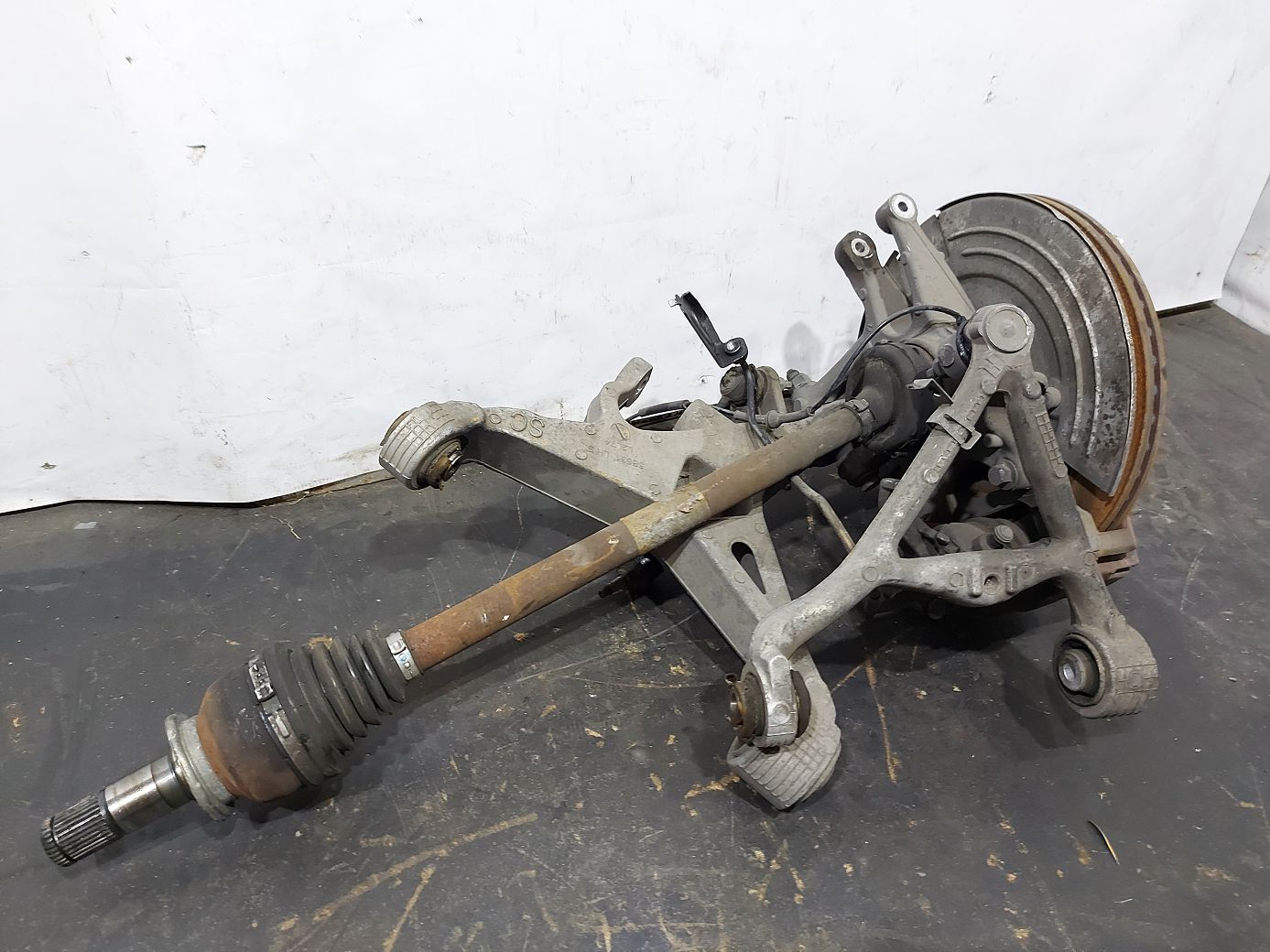 Xf. Кулак задній лівий у зборі з піввіссю Jaguar XF 2009-2015 C2P12736 Jaguar XF