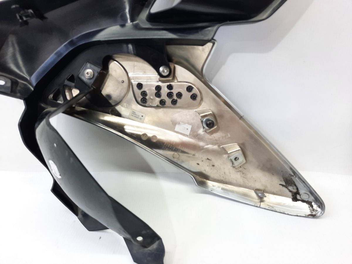 R 1200 Накладка бензобака ліва BMW R 1200 2014 46638528669 BMW R 1200 4