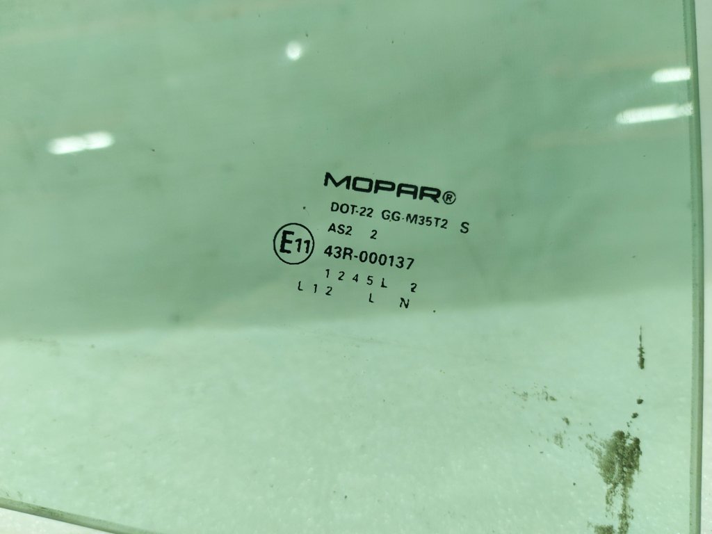 Dart Стекло двери задней правой Dodge Dart 2013-2019 68082404AB Dodge Dart 6