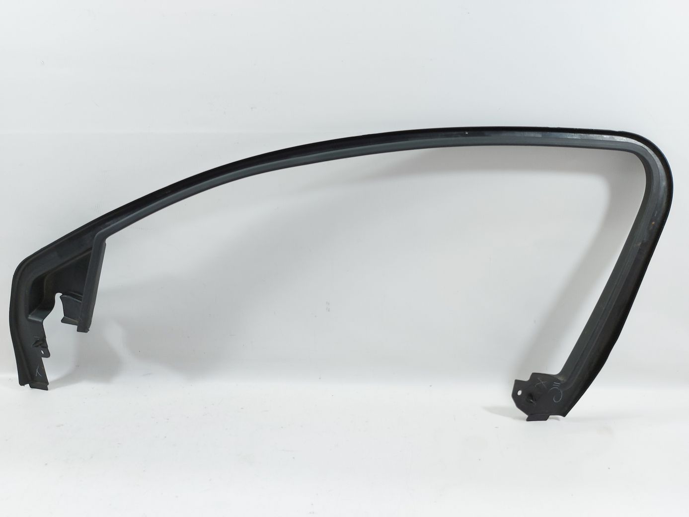 200 Накладка арки двери передней левой Chrysler 200 2015-2017 1YE88DX9AB Chrysler 200 3