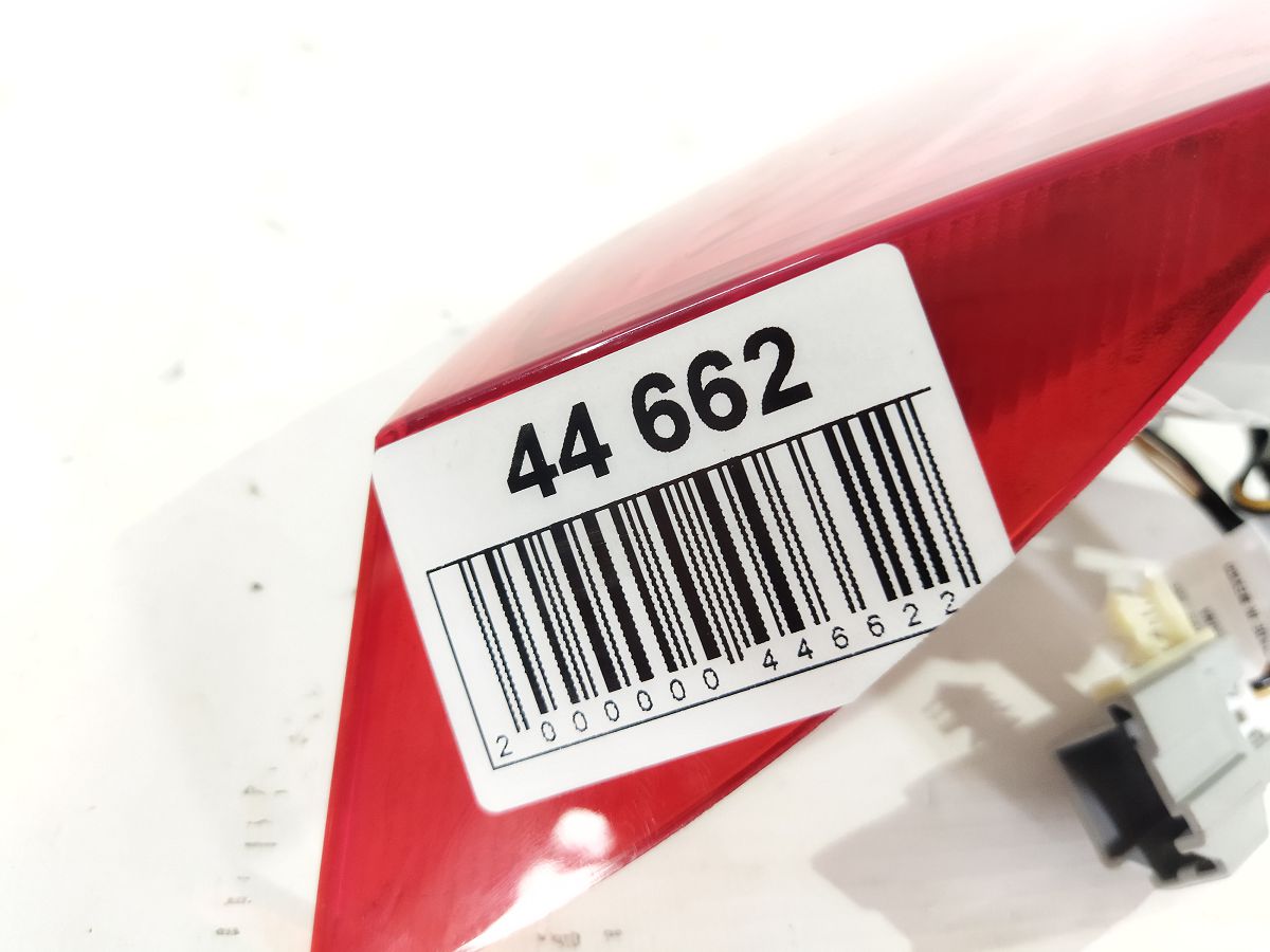 Fiesta Ліхтар кришки багажника правий Ford Fiesta 2014-2019 D2BZ13404D Ford Fiesta 5