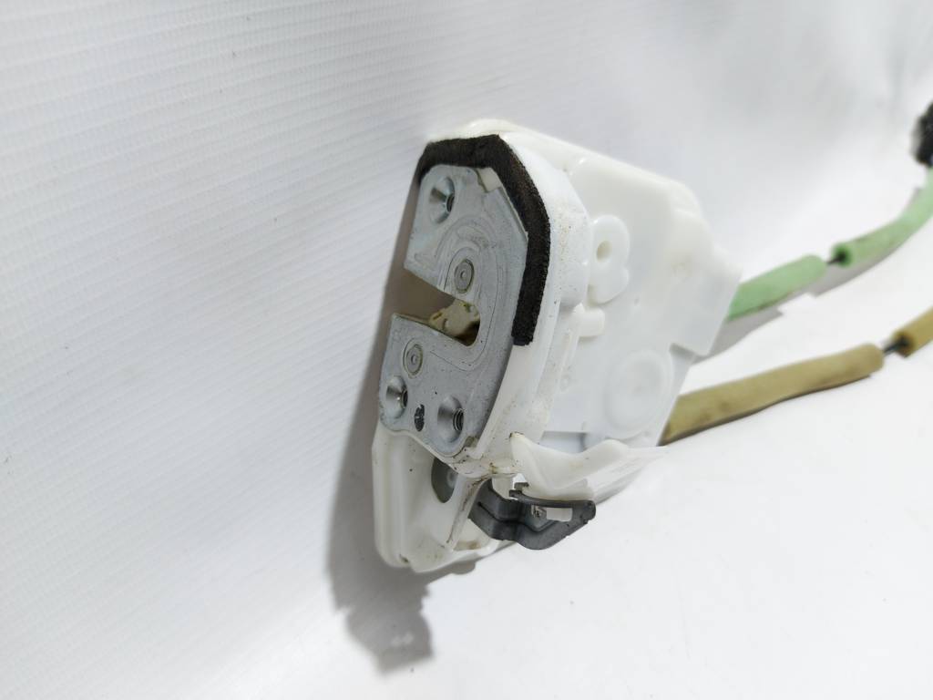 3 Замок двери передней правой Mazda 3 2014-2018 BHN9-58-310A Mazda 3 3