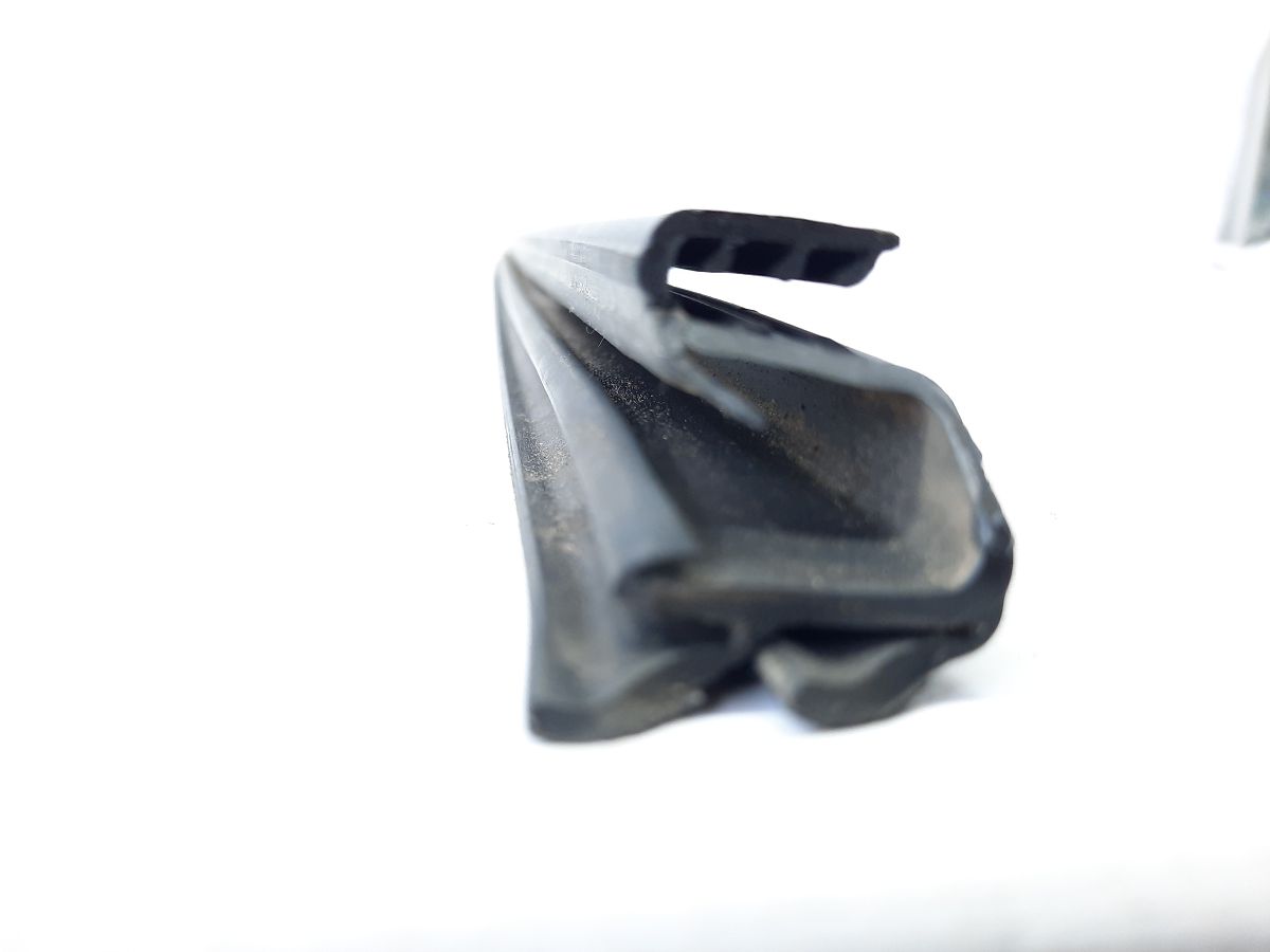 Journey Уплотнитель стекла внутренний двери задней правой Dodge Journey 2009-2020 5076876AC Dodge Journey 9 Journey Уплотнитель стекла внутренний двери задней правой Dodge Journey 2009-2020 5076876AC Dodge Journey 9