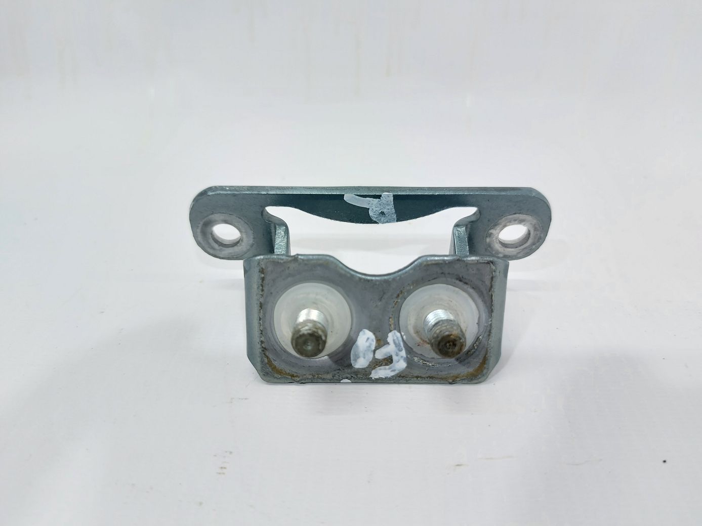 Forester Петля кришки багажника Subaru Forester 2090-2014 61820FC101 Subaru Forester 6
